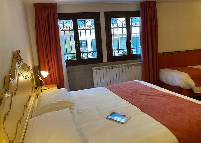 Ca\' San Trovaso - 6 Rooms