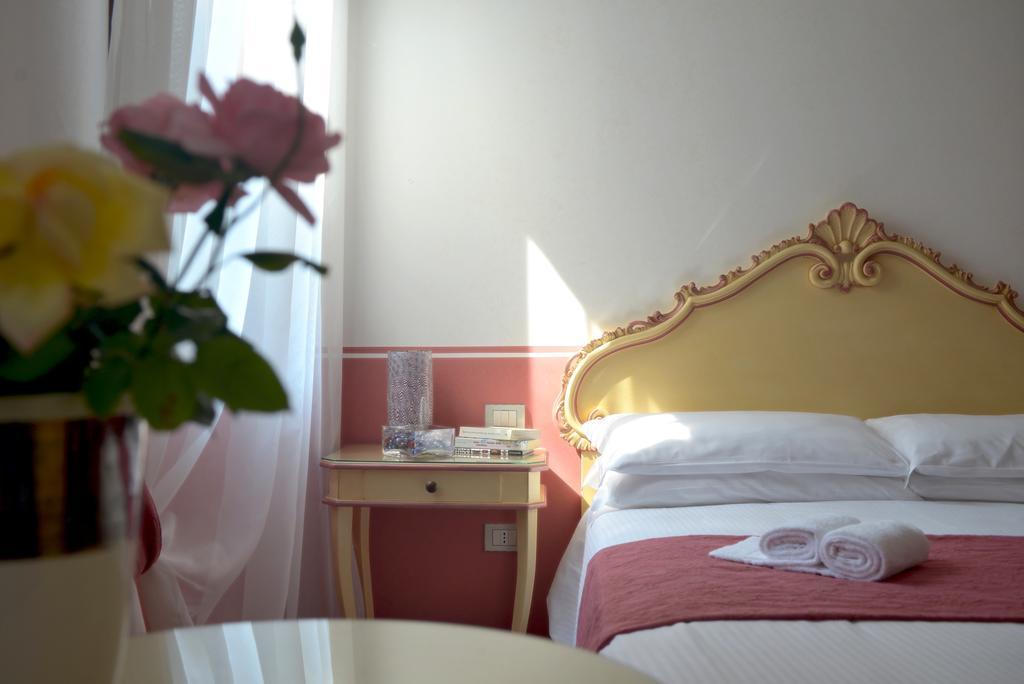 Ca' San Trovaso - 6 Couette-café 2*